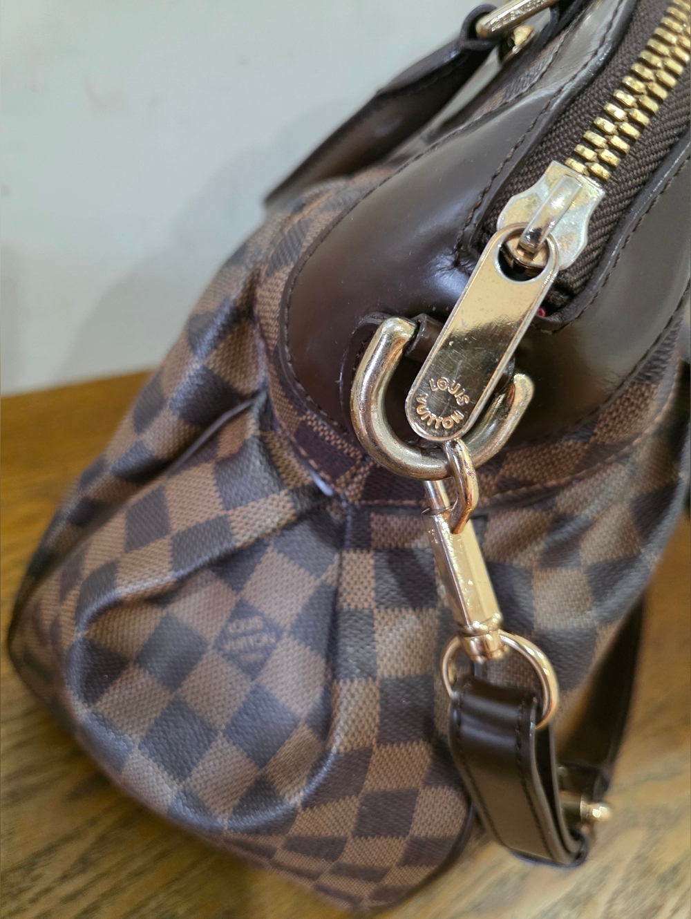 Authentic Louis Vuitton Trevi PM in Damier Ebene . - Picture 10 of 16